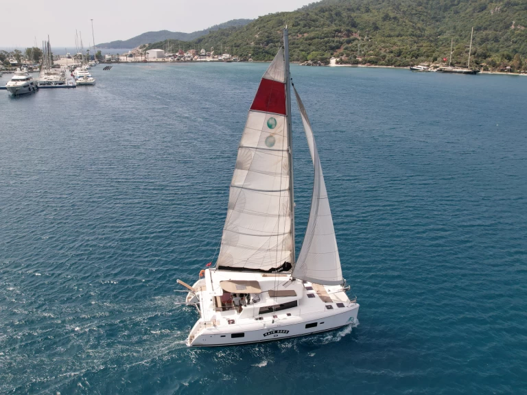 Pronajmout si Lagoon Lagoon 421 v Marmaris