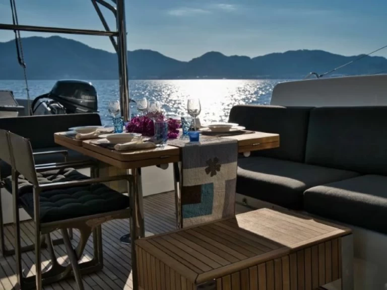 Pronájem Katamarán Lagoon s licencí