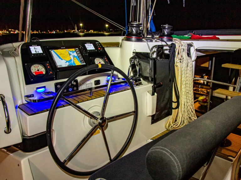 Pronajmout Katamarán se skipperem či ne Lagoon v Preveza