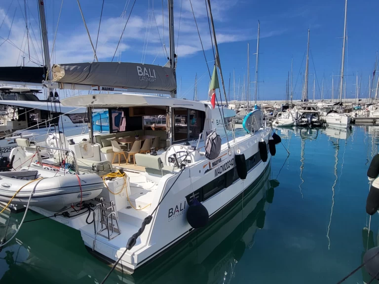Pronájem lodi Bali Bali Catsmart v Capo d'Orlando na Samboatu