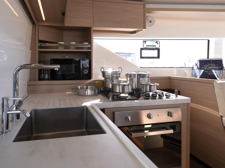 Pronájem lodi Lagoon Lagoon 51 v Salerno na Samboatu