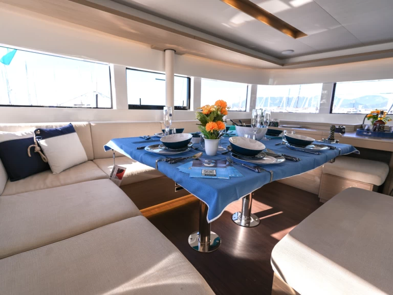 Pronájem Katamarán Lagoon s licencí