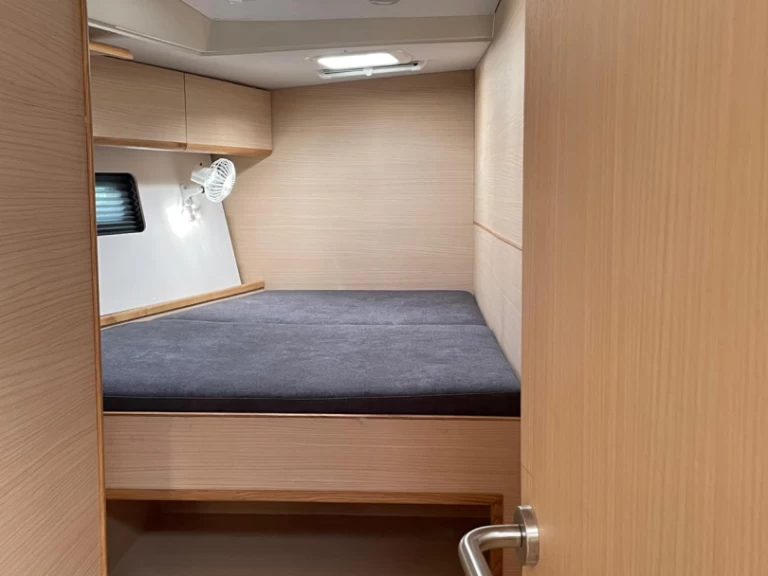 Pronajmout Plachetnice se skipperem či ne D&D Yacht v Salerno