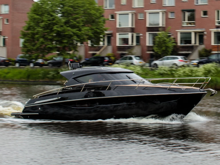 Motorová loď k pronájmu v Sukošan za nejlepší cenu