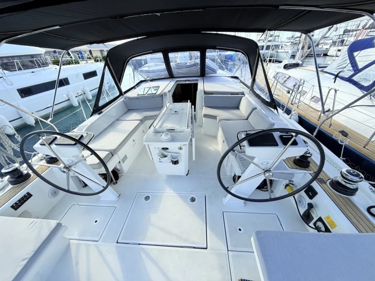 Pronajmout Plachetnice se skipperem či ne Bénéteau v Sukošan