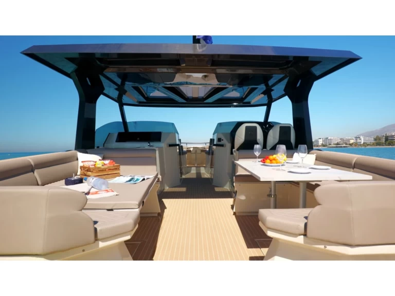 Pronájem lodi Vanguard Tesoro T41 v Órmos Bay na Samboatu