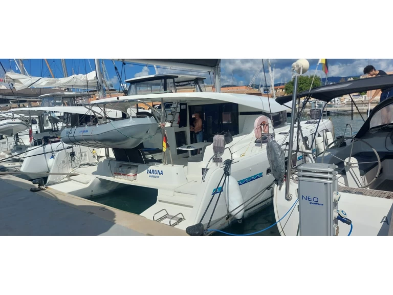 Pronájem lodi Eden Island lákavé ceny Lagoon 42