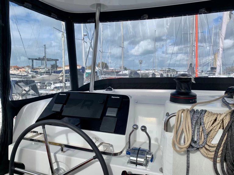 Pronájem Katamarán v Eden Island -Lagoon Lagoon 42