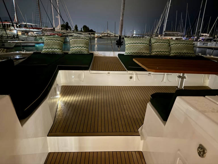 Pronájem lodi Bali Bali 5.8 v Alimos na Samboatu