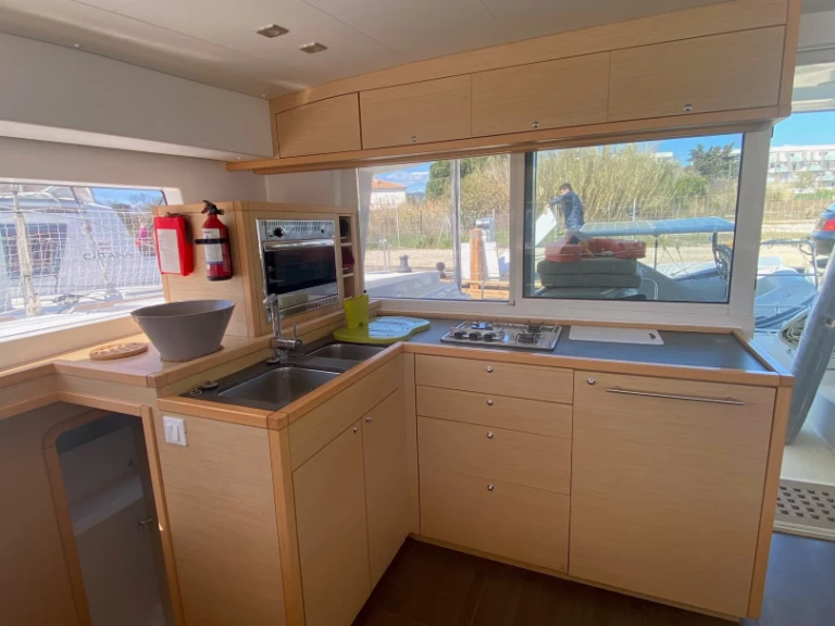 Pronájem jachty v Hyeres -Lagoon Lagoon 400 S2 na Samboatu