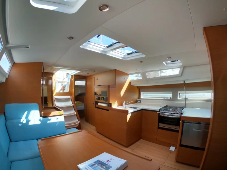 Pronajmout si Jeanneau Sun Odyssey 490 v Šibenik 