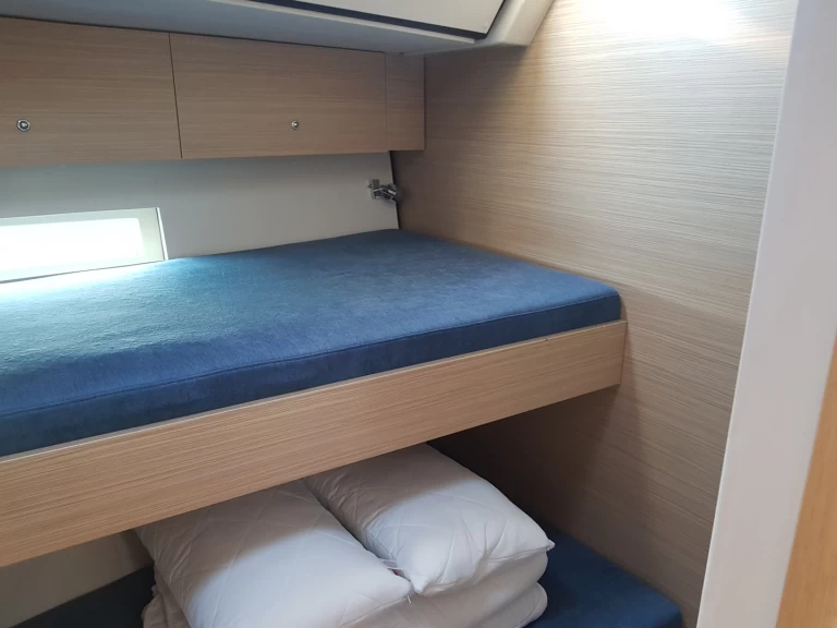 Pronajmout si D&D Yacht D&D Kufner 54 (AC+Gen+Solar) v Punat