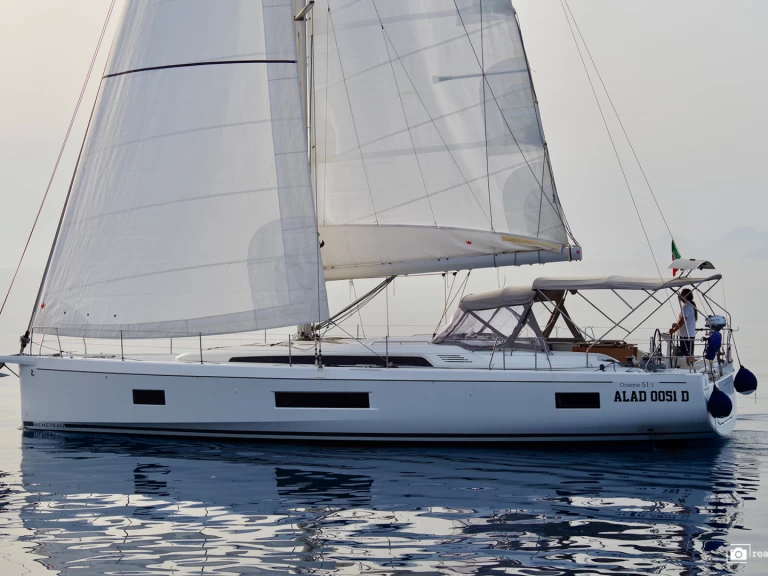 Pronajmout Plachetnice se skipperem či ne Bénéteau v Furnari