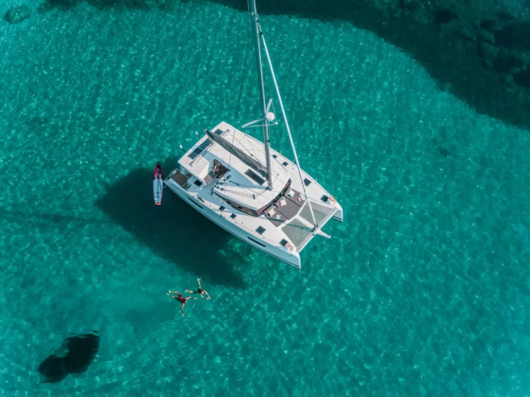 Fountaine Pajot Isla 40 jednotlivci a charterové společnosti v Taranto