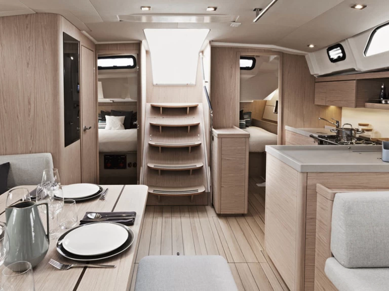 Bénéteau Oceanis 461 jednotlivci a charterové společnosti v Road Town