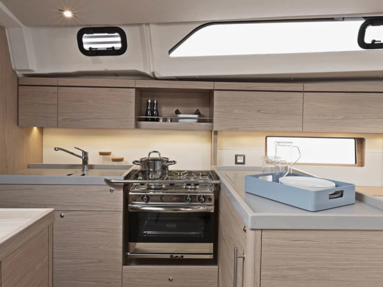 Pronajmout si Bénéteau Oceanis 461 v Road Town