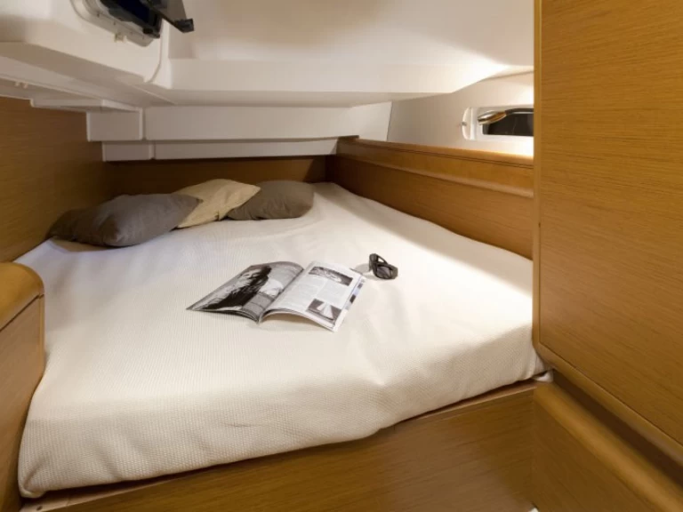 Pronajmout Plachetnice se skipperem či ne Jeanneau v Ao Po