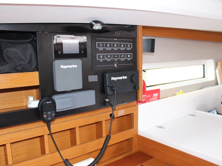 Jeanneau Sun Odyssey 440 jednotlivci a charterové společnosti v Ao Po