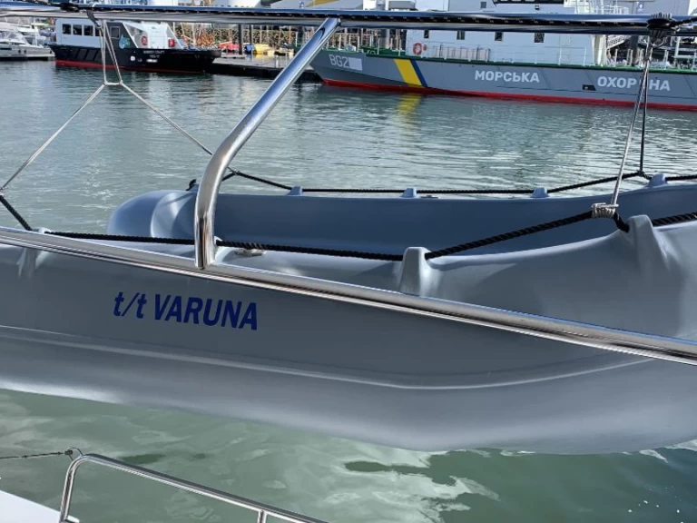 Pronajmout si Lagoon Lagoon 42 v Eden Island