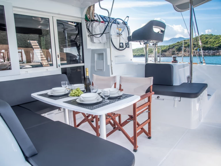 Pronajmout si Lagoon Lagoon 40 v Preveza