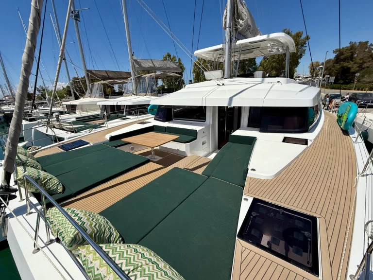 Pronajmout si Bali Bali 5.8 v Alimos