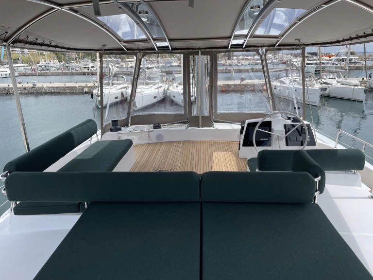 Katamarán k pronájmu v Alimos za nejlepší cenu