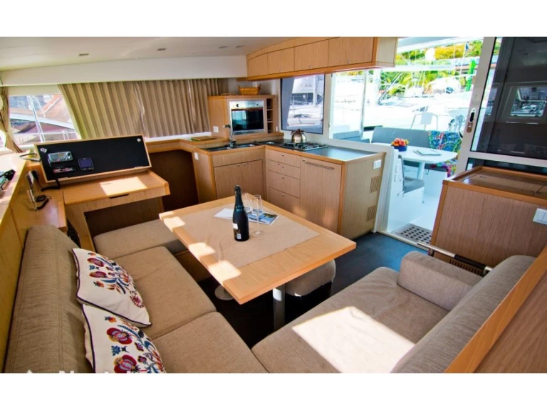 Katamarán k pronájmu v Hyeres za nejlepší cenu