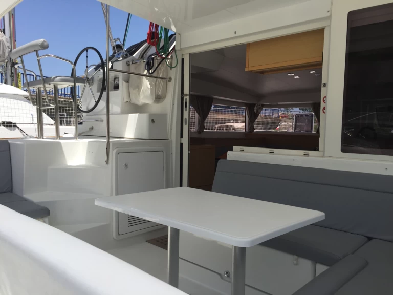 Lagoon Lagoon 400 S2 jednotlivci a charterové společnosti v Hyeres