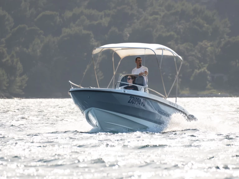 Pronajmout si Orizzonti Andromeda v Pula