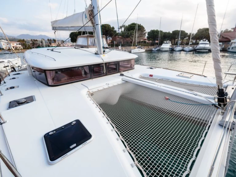 Pronájem Katamarán Lagoon s licencí