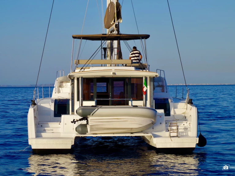 Pronájem lodi Bali Bali 4.8 v Furnari na Samboatu