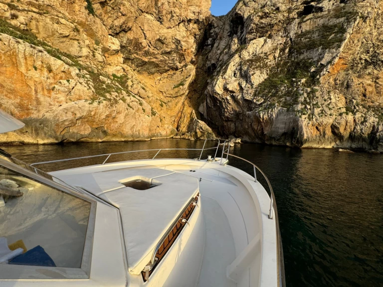 Pronájem Motorová loď Rodman s licencí