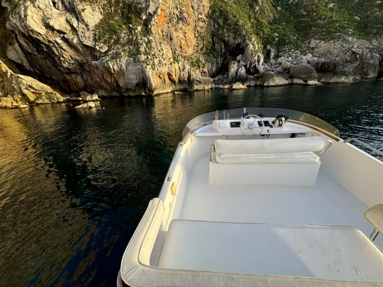 Motorová loď k pronájmu v Port de Estartit za nejlepší cenu