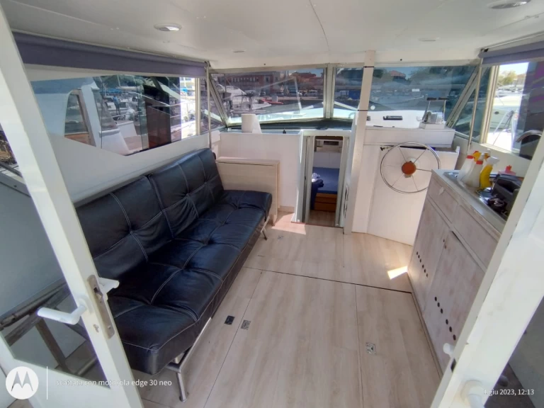 Chris Craft Corvette 37 jednotlivci a charterové společnosti v Porto Vallugola