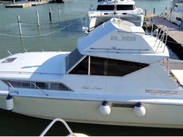 Pronájem lodi Chris Craft Corvette 37 v Porto Vallugola na Samboatu