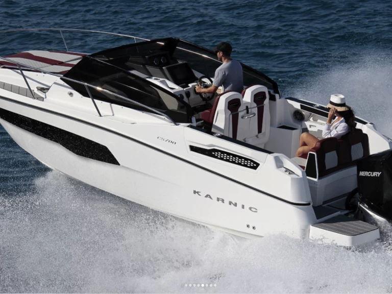 Karnic CS 700 HT jednotlivci a charterové společnosti v Sant Antoni de Portmany