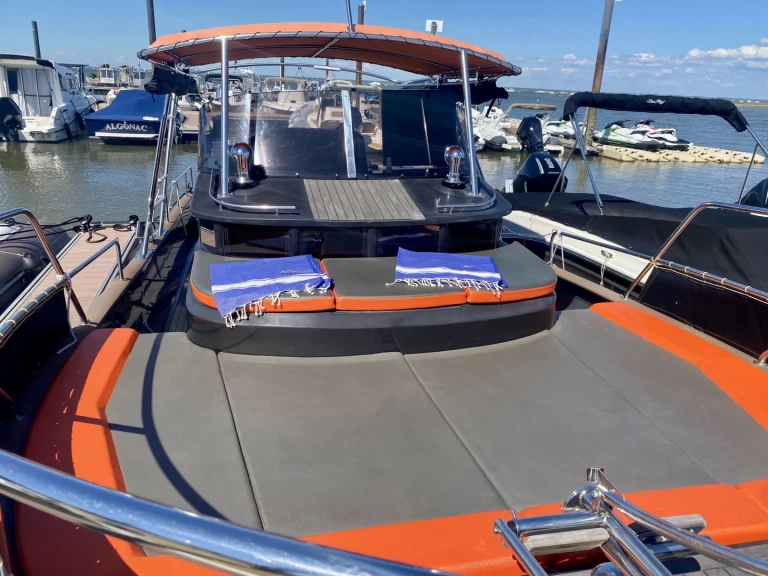 Beacher Beacher V10.2 Croisière jednotlivci a charterové společnosti v Port d'Arcachon