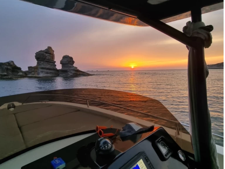 Pronajmout Motorová loď se skipperem či ne Astilux v Sant Antoni de Portmany