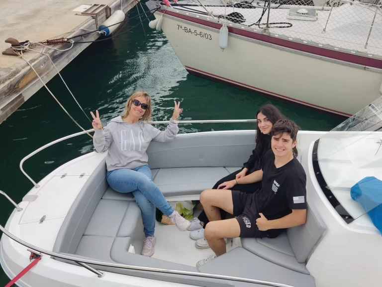 Pronajmout si Remus 525 SC v Roda de Barà