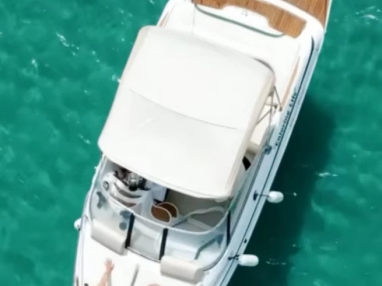 Pronájem jachty v Otranto -Chris Craft Chris Craft 240 Cuddy Cabin na Samboatu