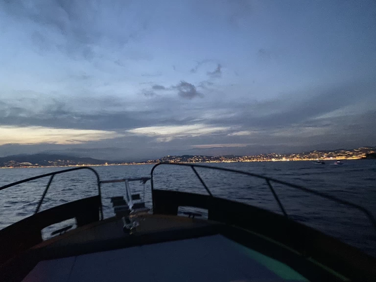 Pronájem lodi Port d'Arcachon lákavé ceny Beacher V10.2 Croisière