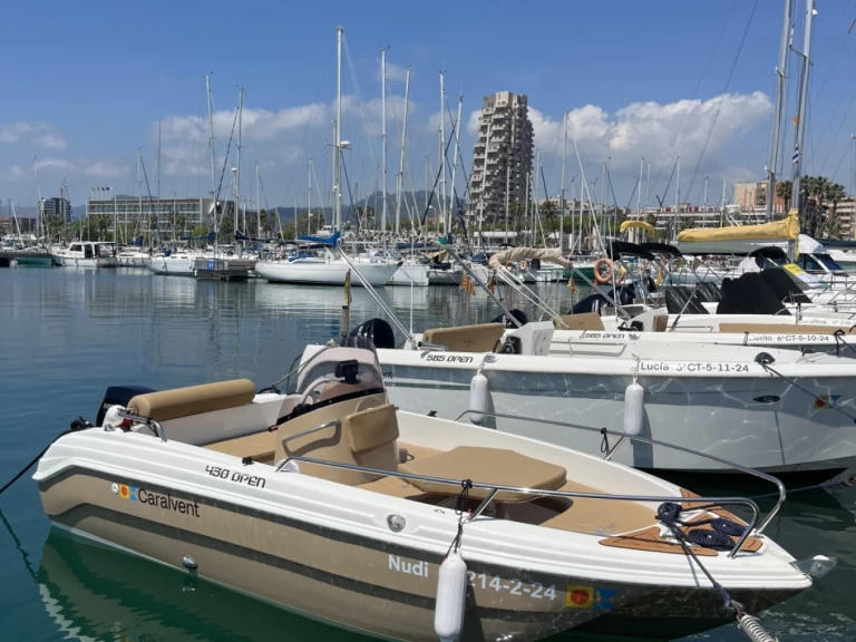 Pronájem Motorová loď Mareti s licencí