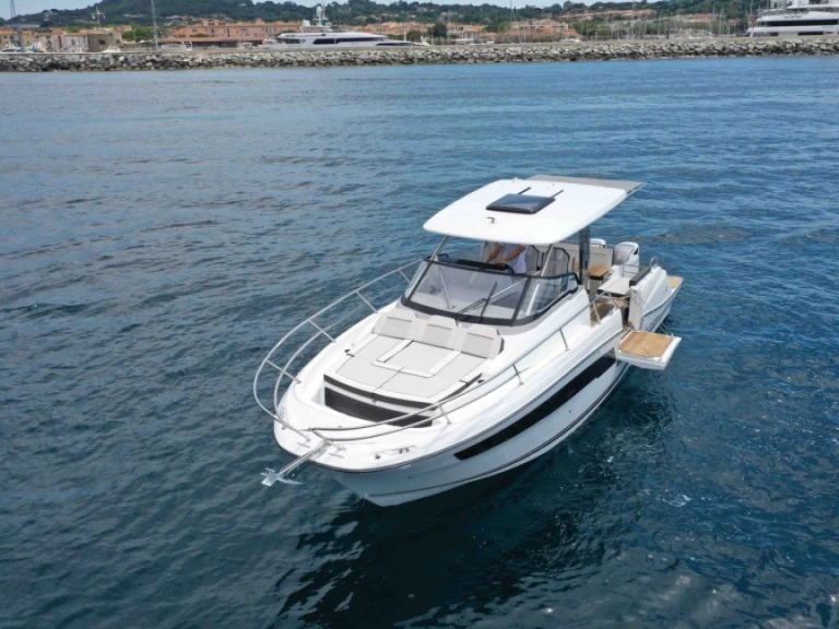 Pronájem jachty v Port des Marines de Cogolin -Jeanneau Cap Camarat 10.5 WA na Samboatu