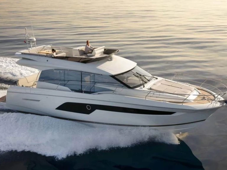 Jeanneau Prestige 590 jednotlivci a charterové společnosti v Budva