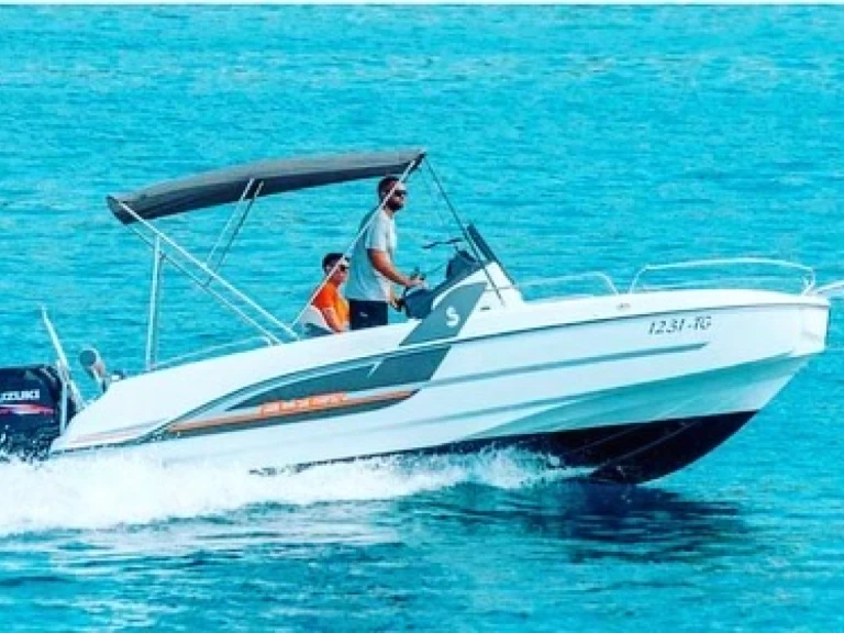 Pronájem lodi Bénéteau Flyer 6.6 SPACEdeck v Trogir na Samboatu