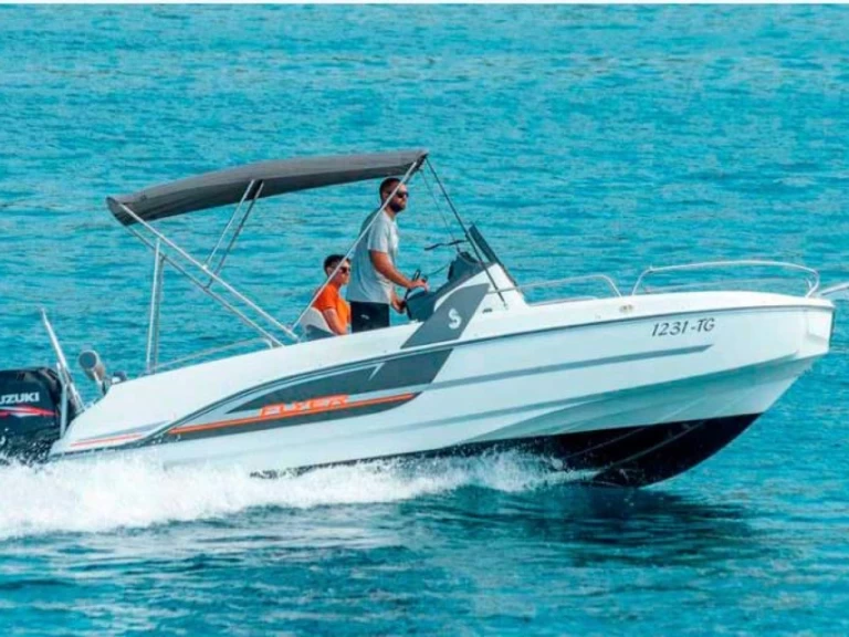 Bénéteau Flyer 6.6 SPACEdeck jednotlivci a charterové společnosti v Trogir