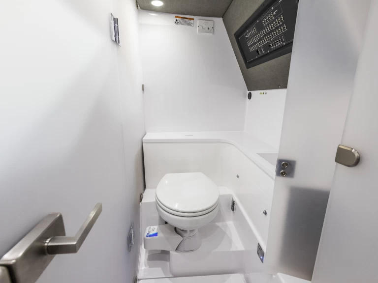 Axopar Axopar 37 XC Cross Cabin jednotlivci a charterové společnosti v La Trinité-sur-Mer