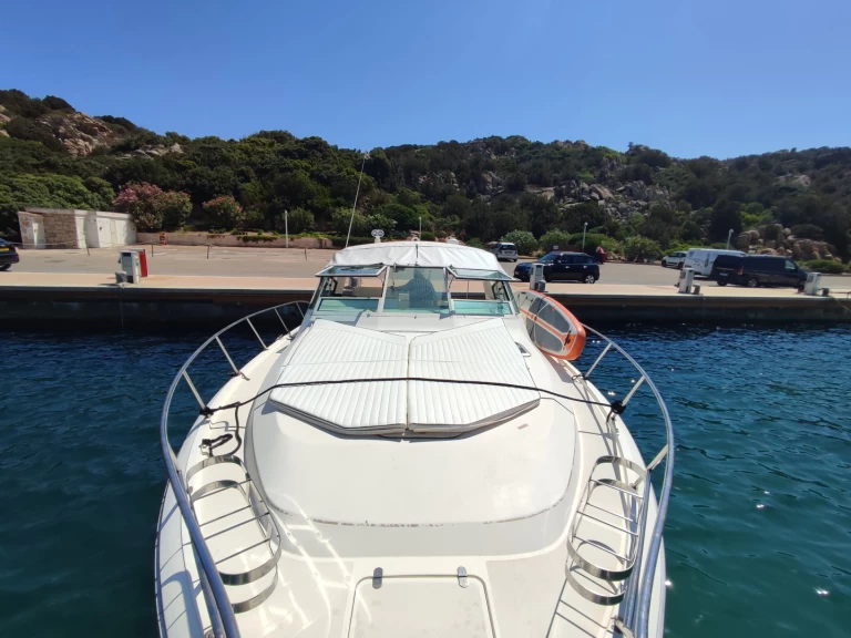 Tiara Open 37 jednotlivci a charterové společnosti v Porto Rotondo