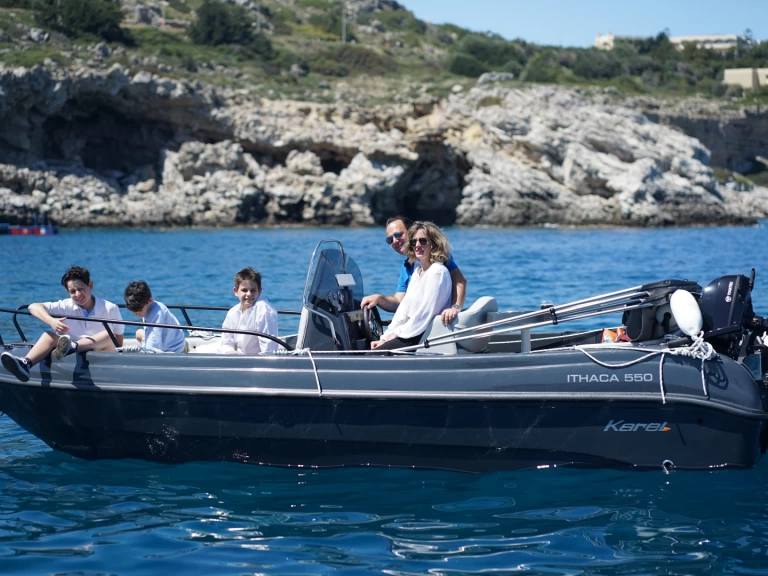 Pronájem Motorová loď Karel s licencí