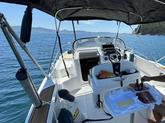 Pronájem lodi Porto Deportivo Sanxenxo lákavé ceny SL602